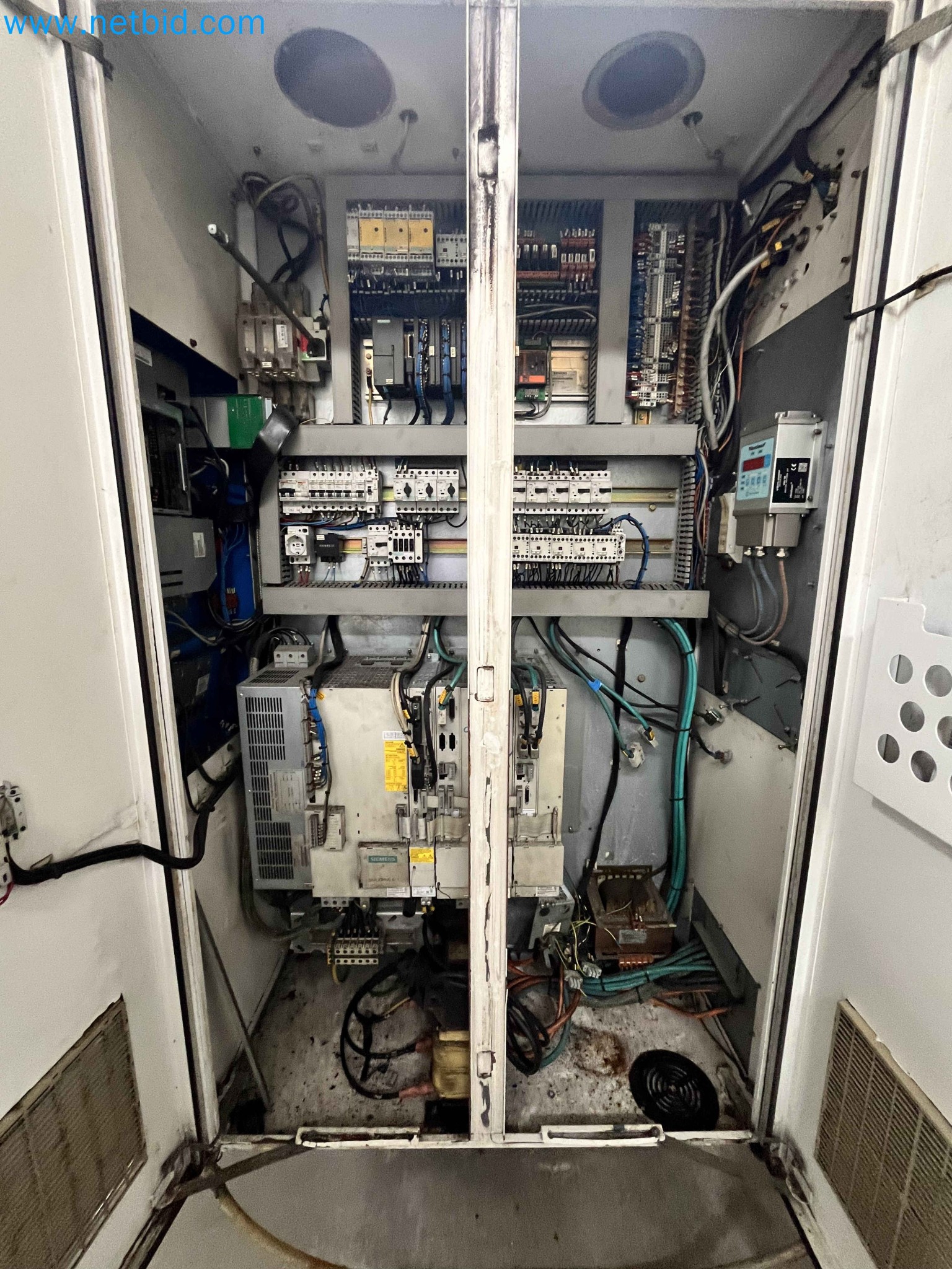 Aukce kovozpracujících stroju z nekolika uzavrených podniku v Portugalsku-23