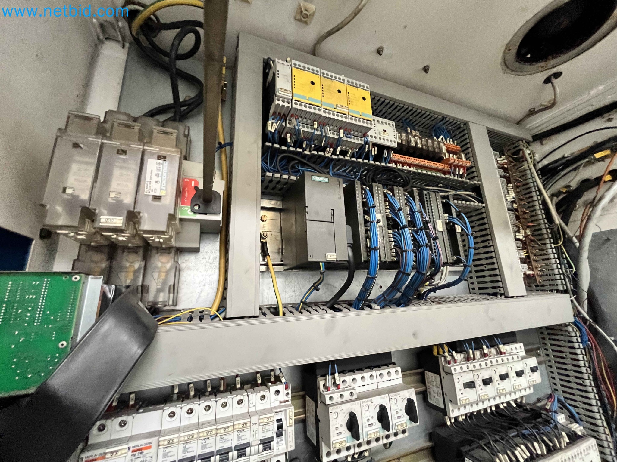 Aukce kovozpracujících stroju z nekolika uzavrených podniku v Portugalsku-24