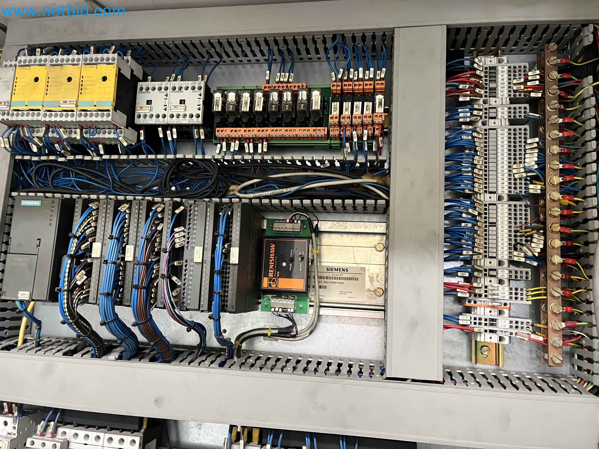 Aukce kovozpracujících stroju z nekolika uzavrených podniku v Portugalsku-26