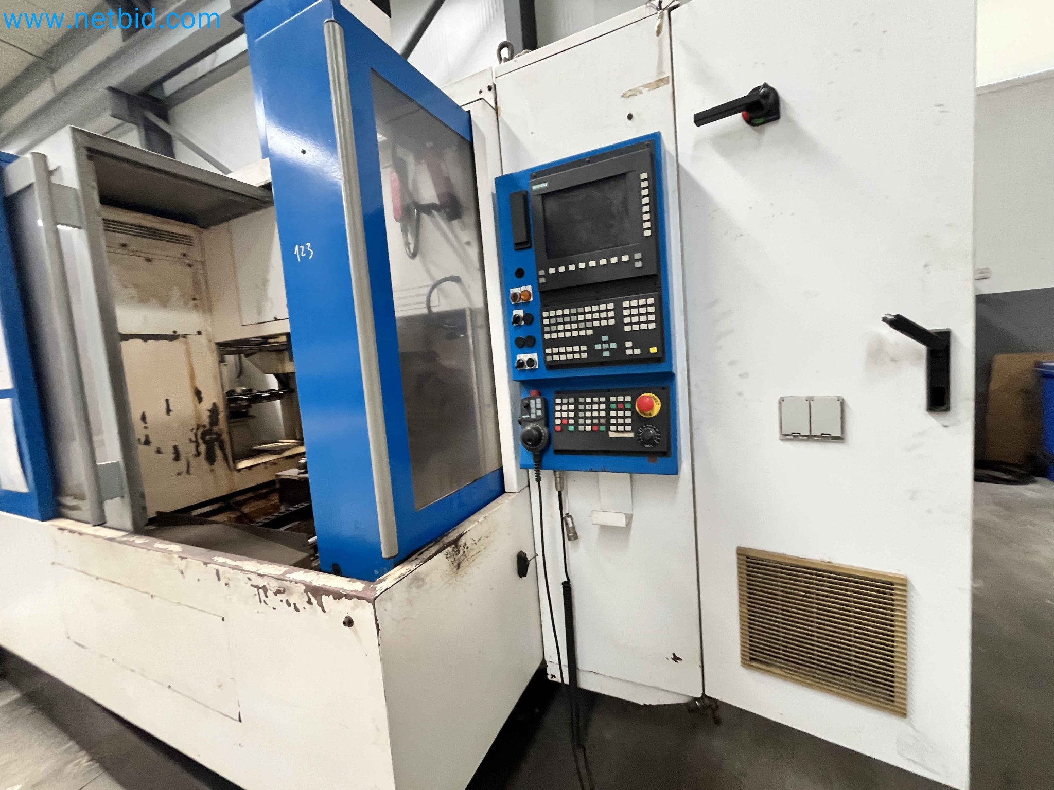 Aukce kovozpracujících stroju z nekolika uzavrených podniku v Portugalsku-32