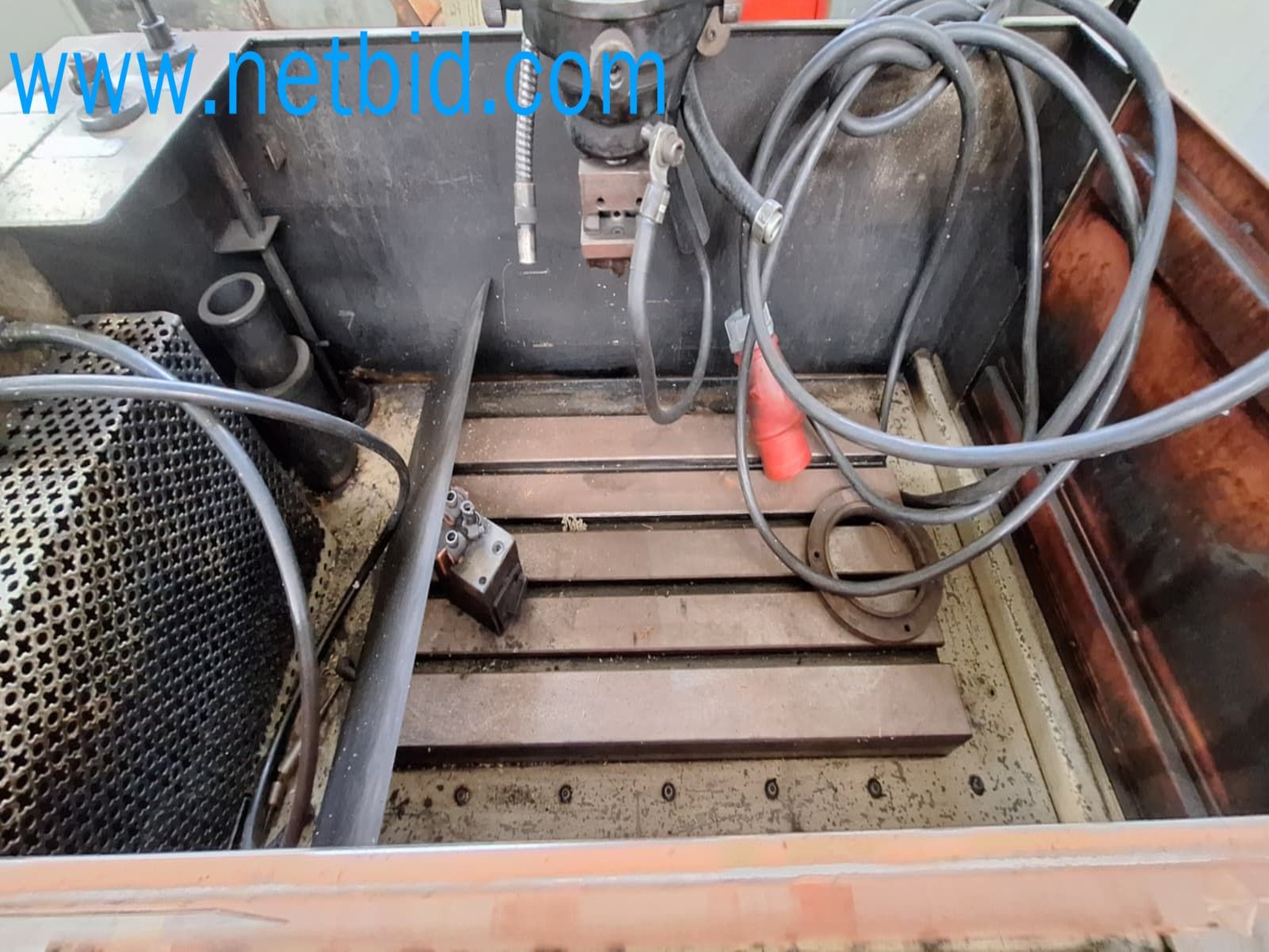 Auction of Metalworking Machinery from Multiple Business Closures in Portugal-12