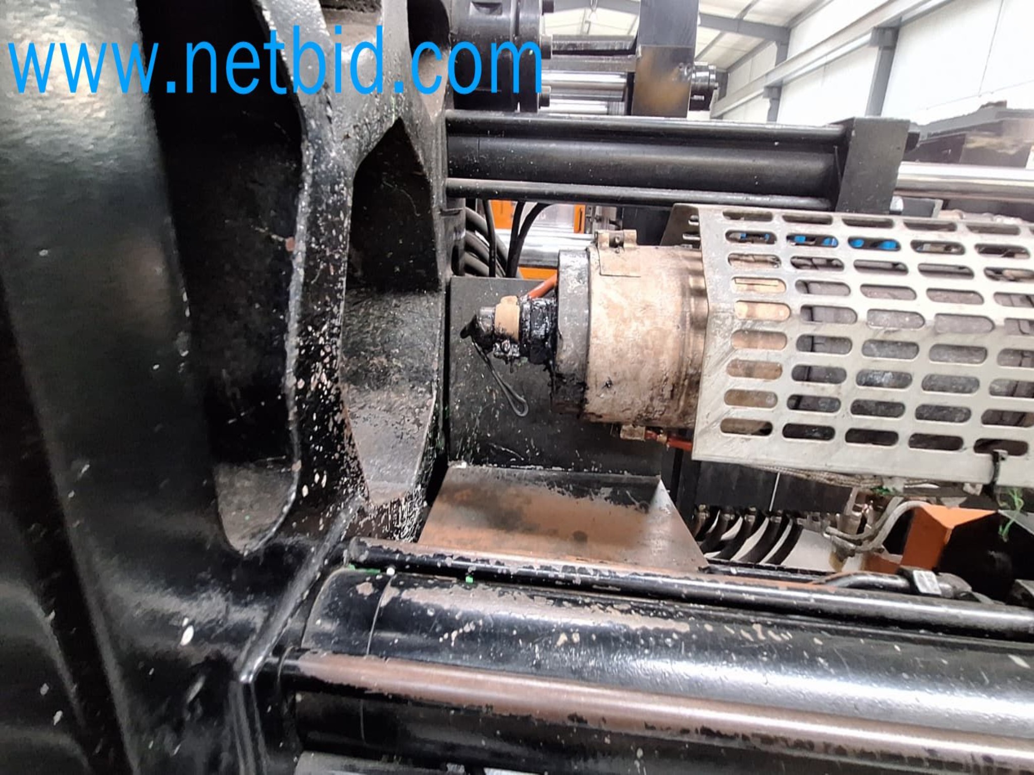 Aukce kovozpracujících stroju z nekolika uzavrených podniku v Portugalsku-11