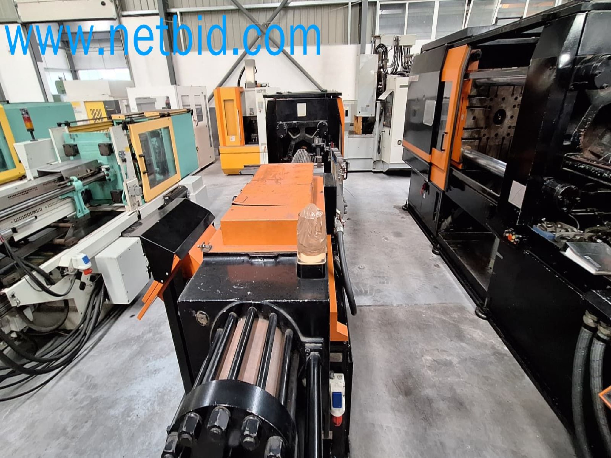 Aukce kovozpracujících stroju z nekolika uzavrených podniku v Portugalsku-3