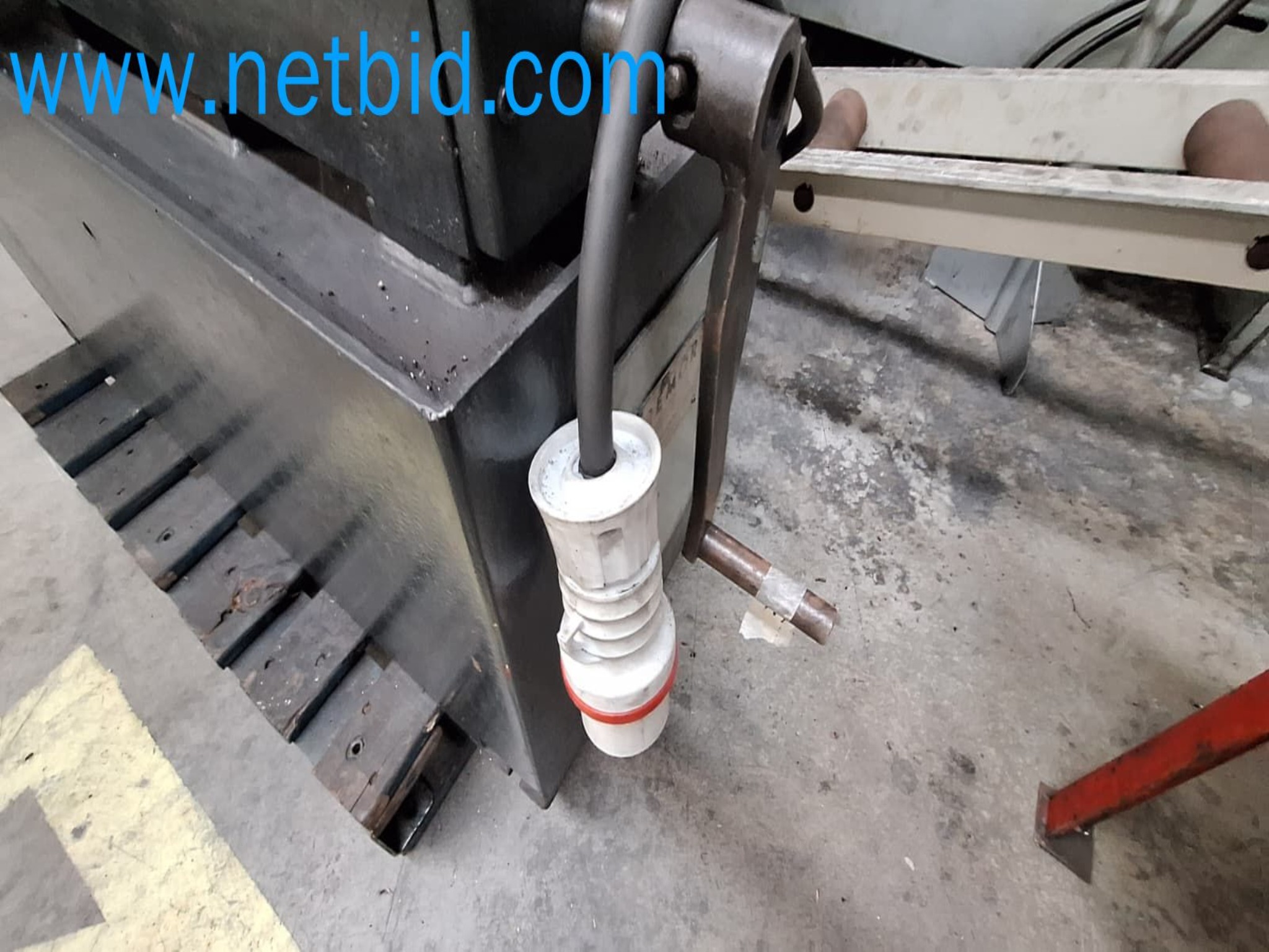 Auction of Metalworking Machinery from Multiple Business Closures in Portugal-4