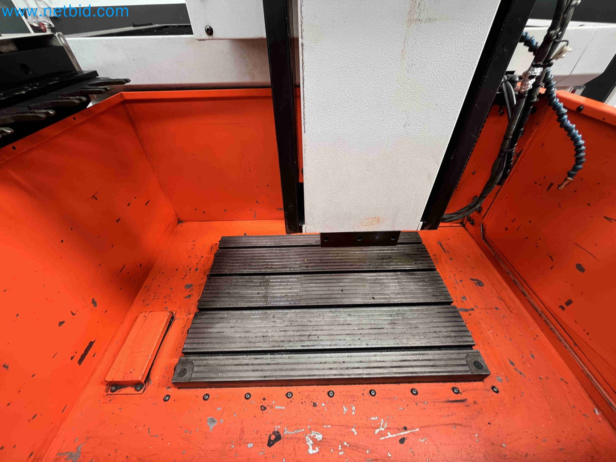 Auktion von Metallbearbeitungsmaschinen aus mehreren Unternehmensschließungen in Portugal-4