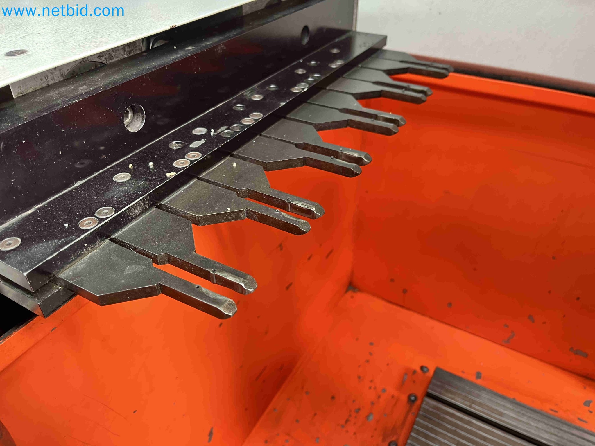 Auktion von Metallbearbeitungsmaschinen aus mehreren Unternehmensschließungen in Portugal-5