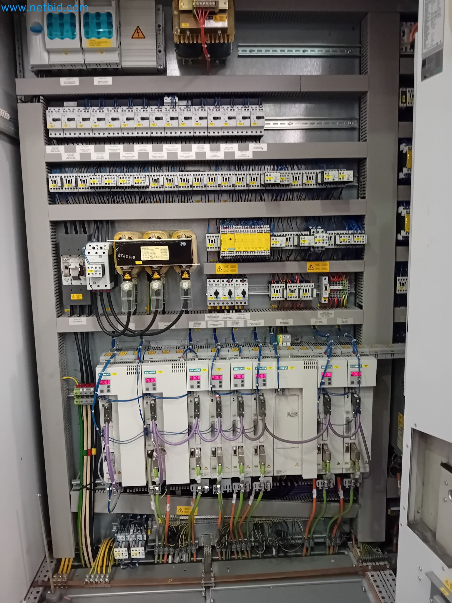 Installation de découpe longitudinale de tôles de transformateur-26