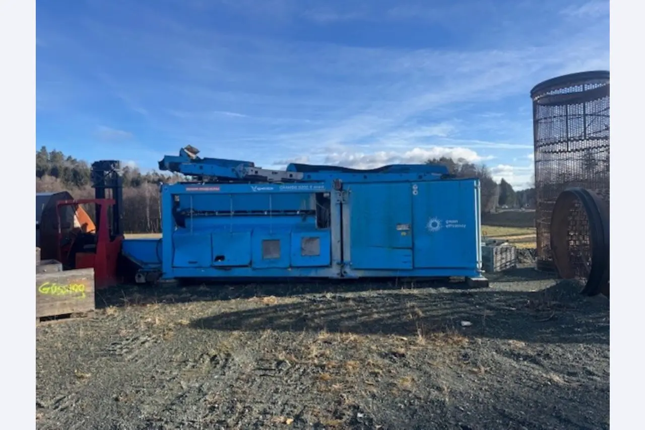 Wood and green waste shredder KOMPTECH Crambo 6200 E direct-1