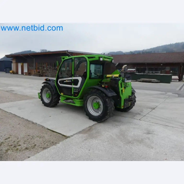 Kompakter Teleskoplader MERLO TF35.7-115 und Kompostier-/Trennanlagensystem Compostdetective CD 3012-25