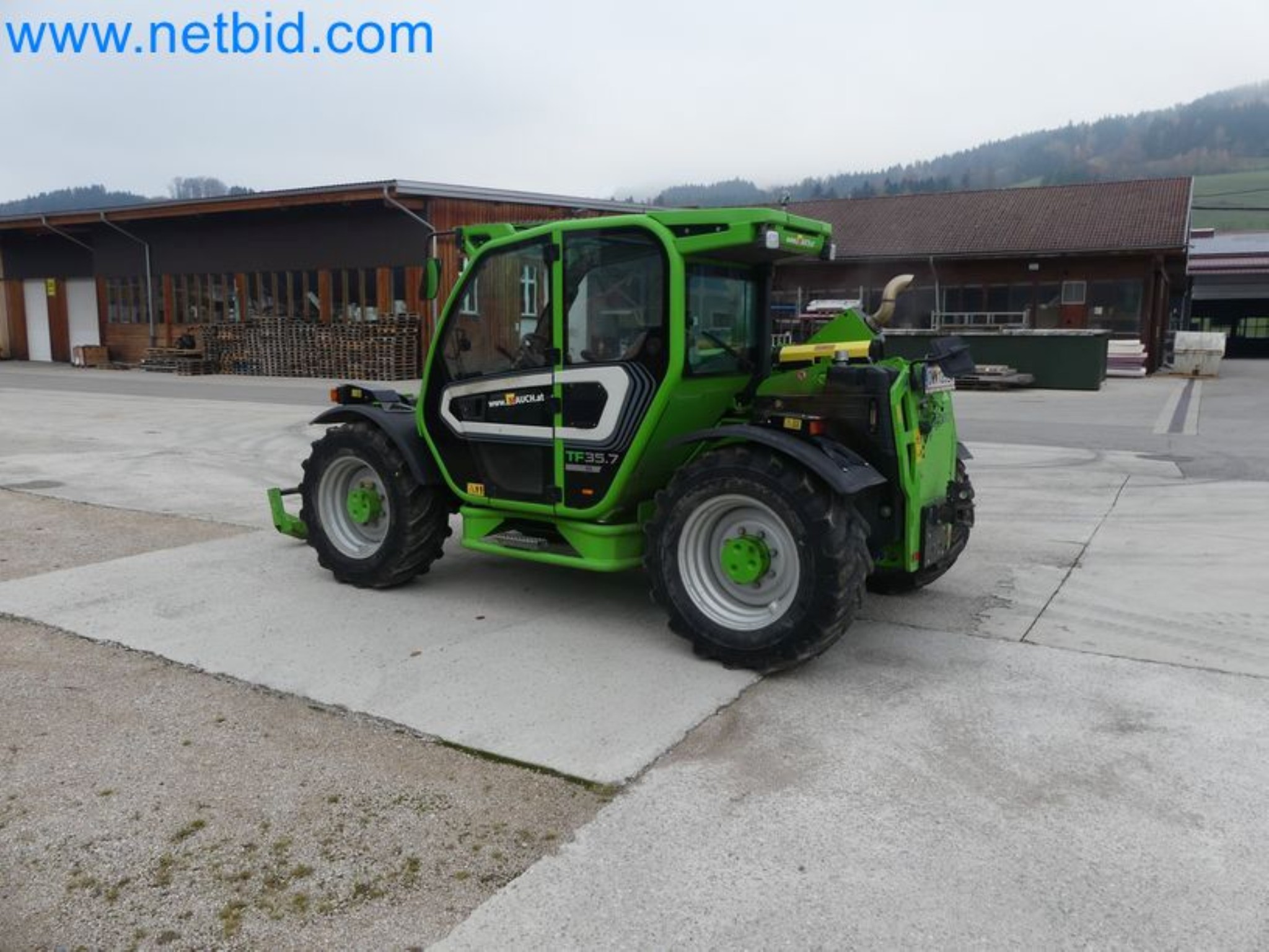 Compact telescopic handler MERLO TF35.7-115 and composting/separation system Compostdetective CD 3012-26