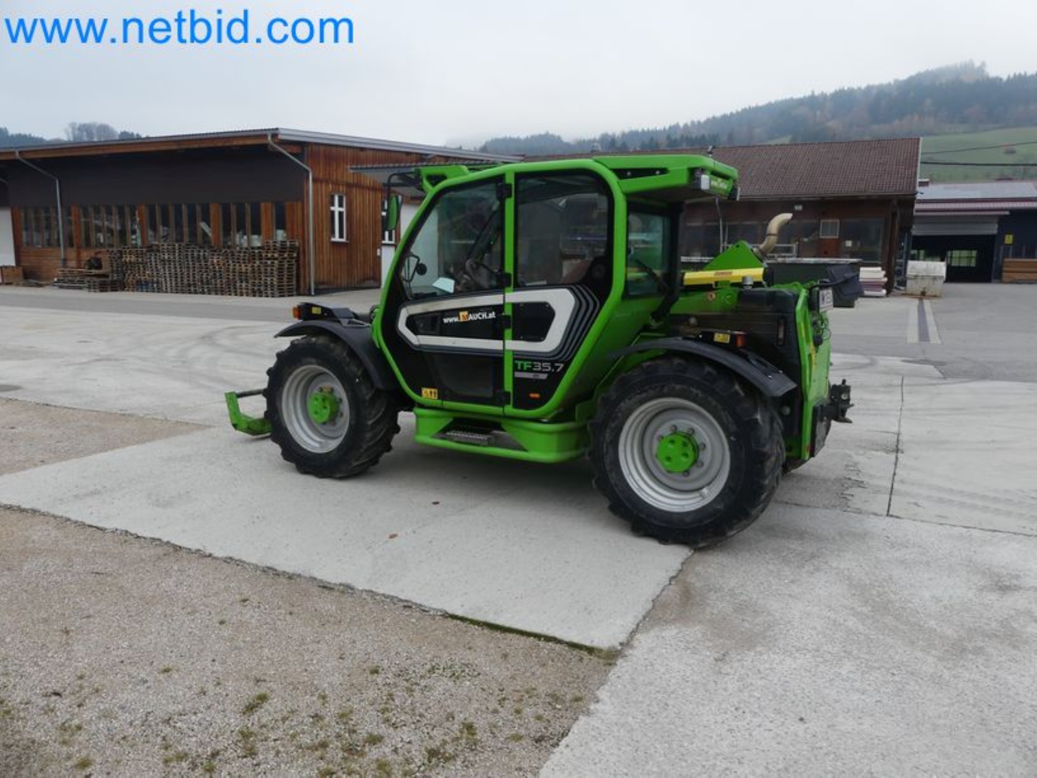 Compact telescopic handler MERLO TF35.7-115 and composting/separation system Compostdetective CD 3012-27