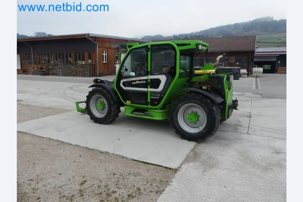 Kompakter Teleskoplader MERLO TF35.7-115 und Kompostier-/Trennanlagensystem Compostdetective CD 3012-27