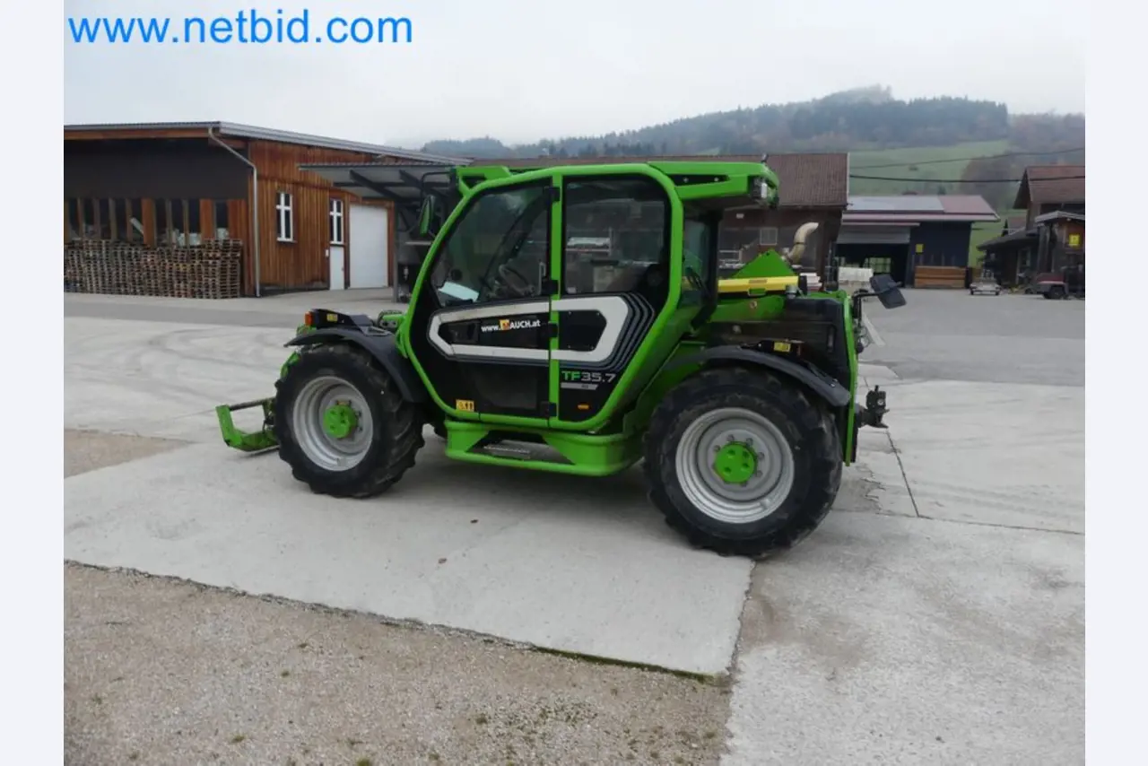 Kompakter Teleskoplader MERLO TF35.7-115 und Kompostier-/Trennanlagensystem Compostdetective CD 3012-28