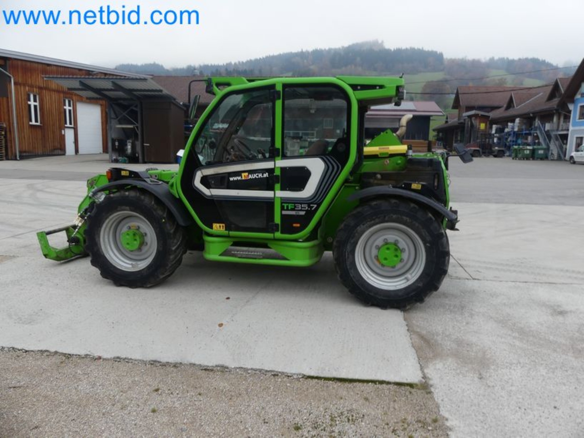 Compact telescopic handler MERLO TF35.7-115 and composting/separation system Compostdetective CD 3012-29