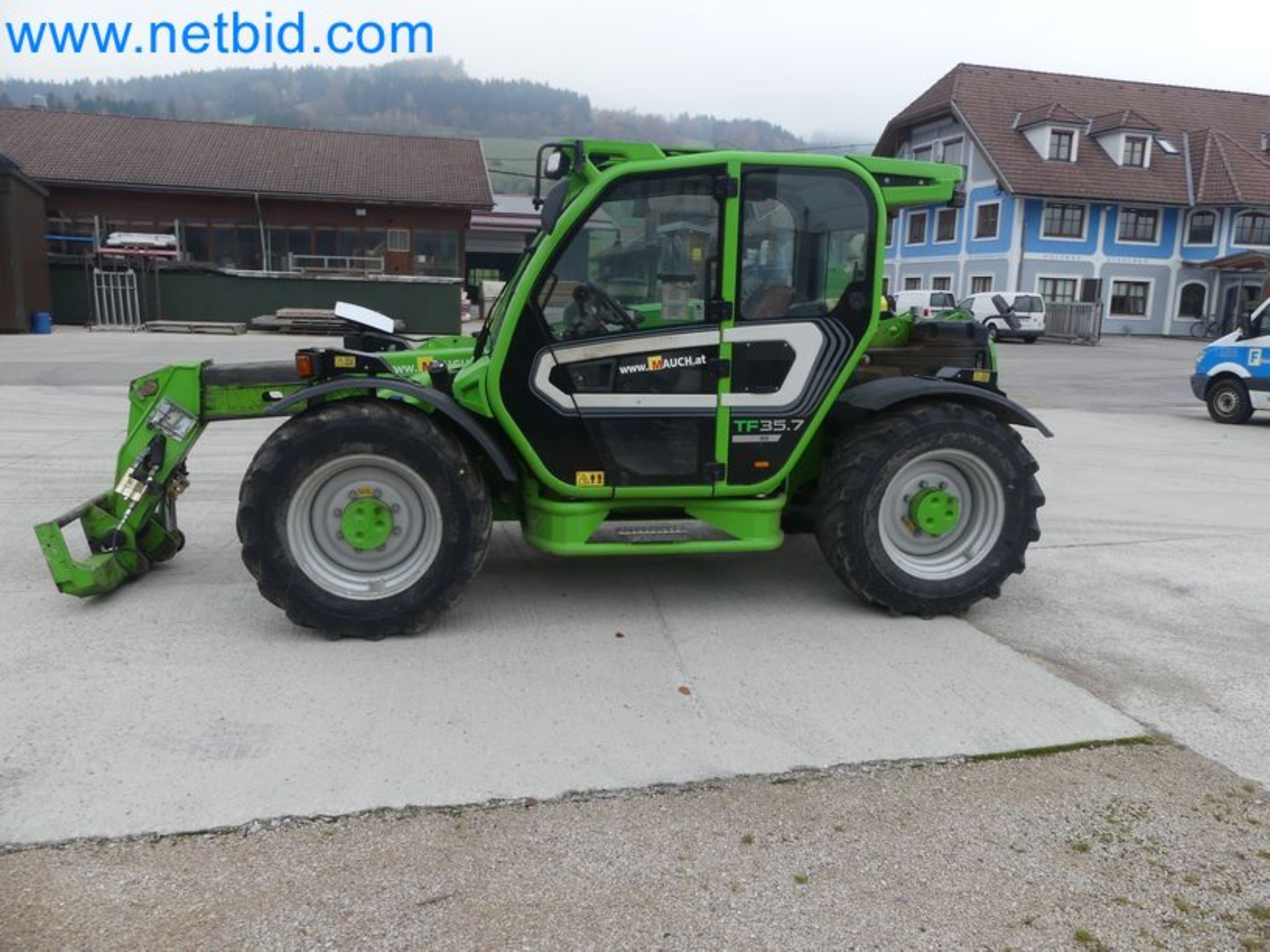 Compact telescopic handler MERLO TF35.7-115 and composting/separation system Compostdetective CD 3012-31