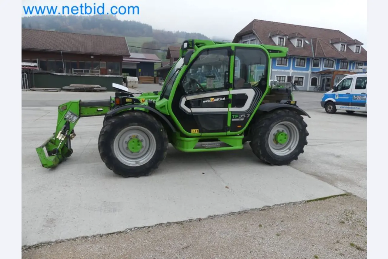 Kompakter Teleskoplader MERLO TF35.7-115 und Kompostier-/Trennanlagensystem Compostdetective CD 3012-32