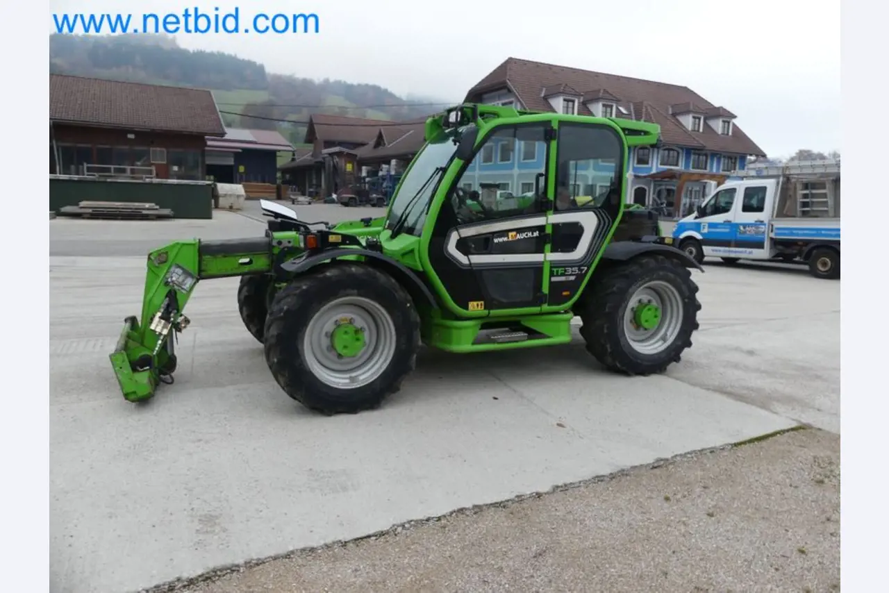 Kompakter Teleskoplader MERLO TF35.7-115 und Kompostier-/Trennanlagensystem Compostdetective CD 3012-33