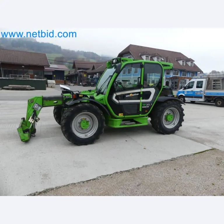 Kompakter Teleskoplader MERLO TF35.7-115 und Kompostier-/Trennanlagensystem Compostdetective CD 3012-33