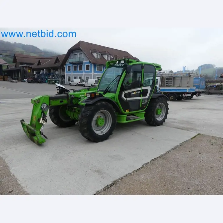 Kompakter Teleskoplader MERLO TF35.7-115 und Kompostier-/Trennanlagensystem Compostdetective CD 3012-36