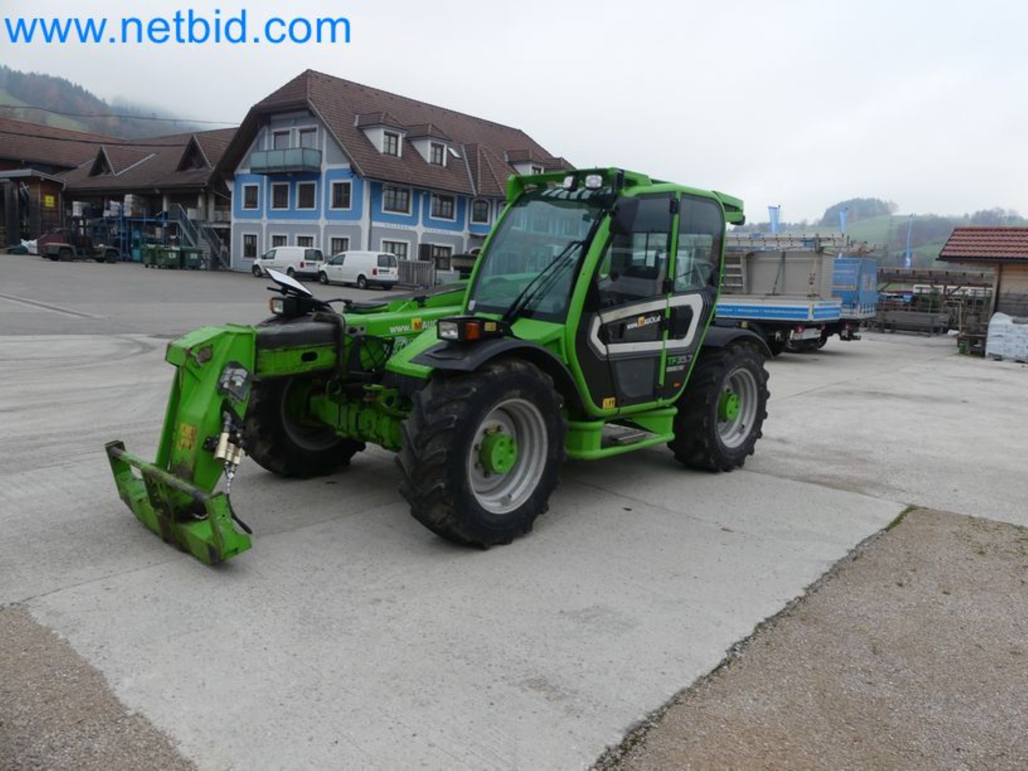 Compact telescopic handler MERLO TF35.7-115 and composting/separation system Compostdetective CD 3012-37