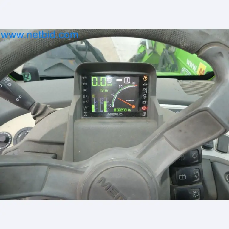 Kompakter Teleskoplader MERLO TF35.7-115 und Kompostier-/Trennanlagensystem Compostdetective CD 3012-70