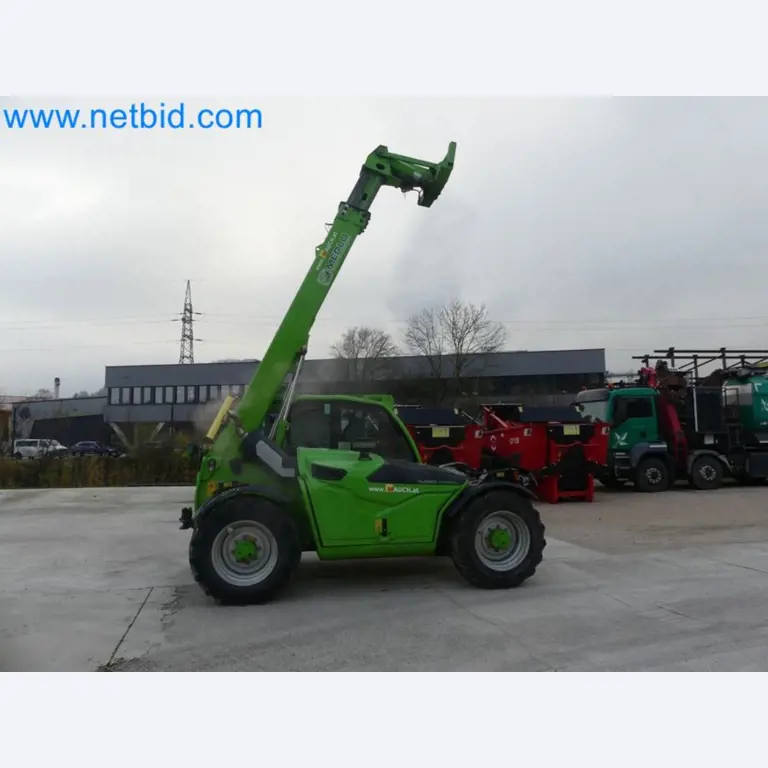 Kompakter Teleskoplader MERLO TF35.7-115 und Kompostier-/Trennanlagensystem Compostdetective CD 3012-75