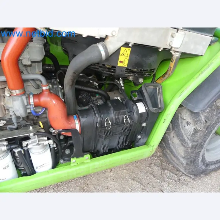 Kompakter Teleskoplader MERLO TF35.7-115 und Kompostier-/Trennanlagensystem Compostdetective CD 3012-83