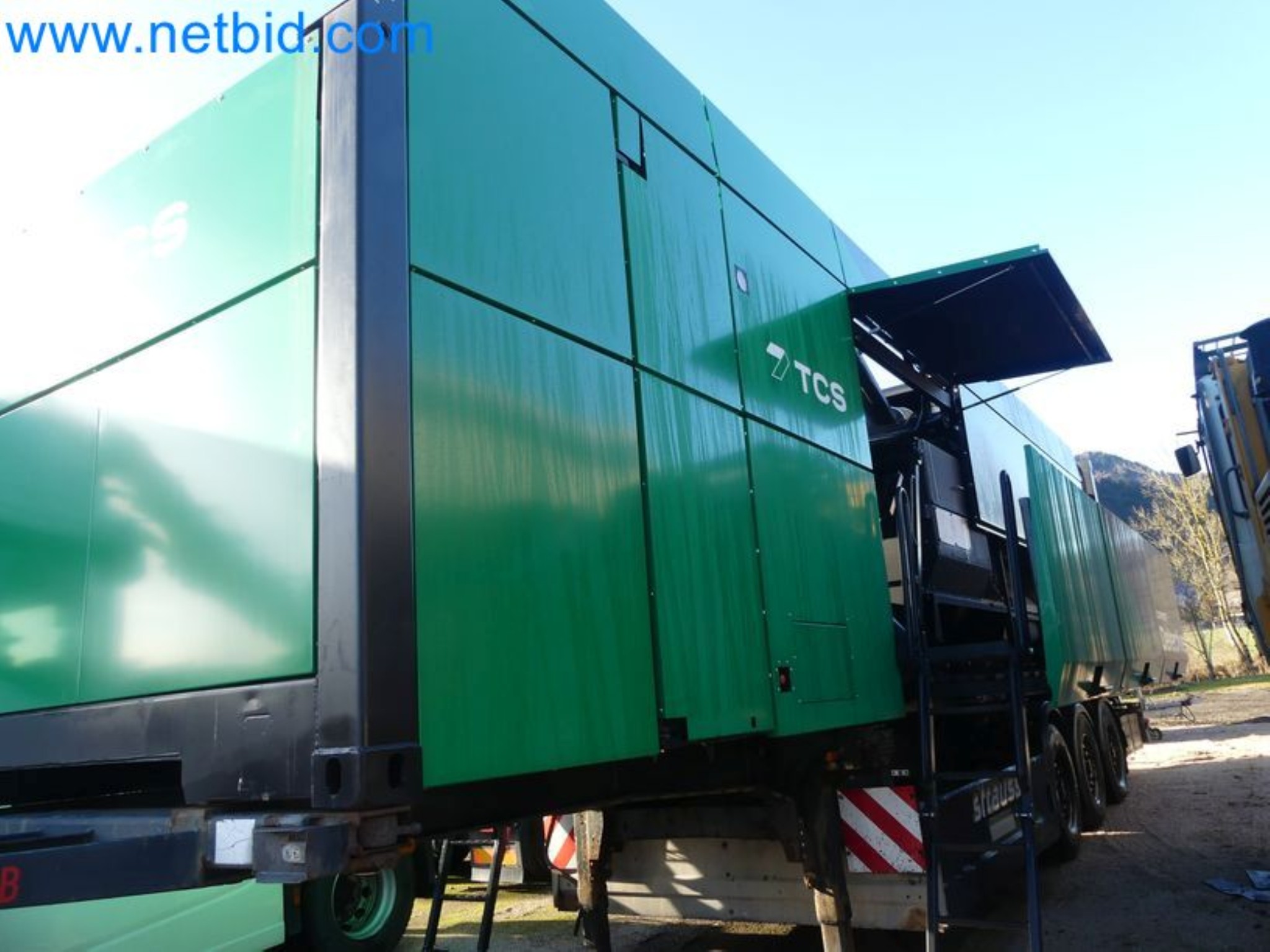 Kompakter Teleskoplader MERLO TF35.7-115 und Kompostier-/Trennanlagensystem Compostdetective CD 3012-32