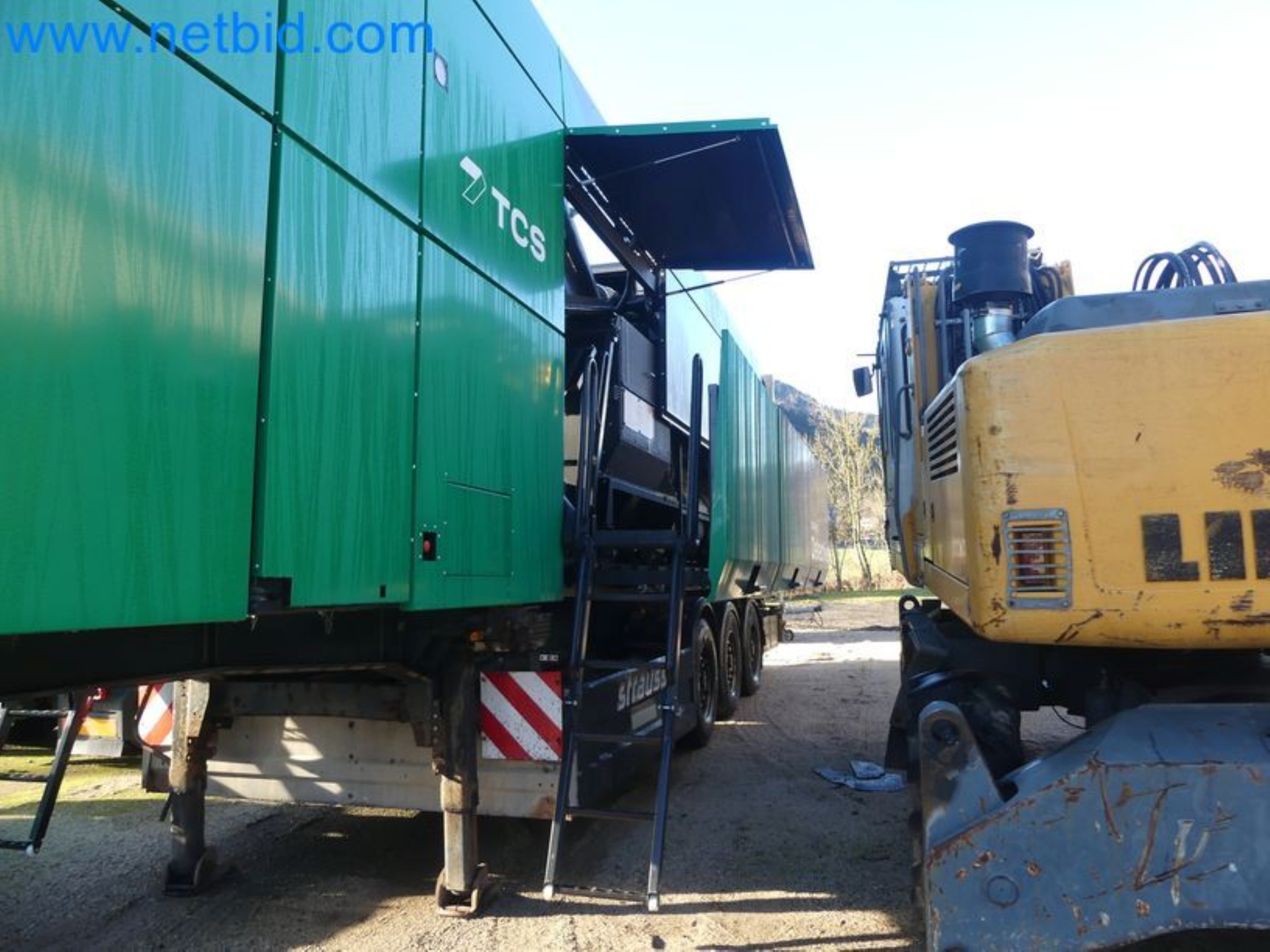 Kompakter Teleskoplader MERLO TF35.7-115 und Kompostier-/Trennanlagensystem Compostdetective CD 3012-33