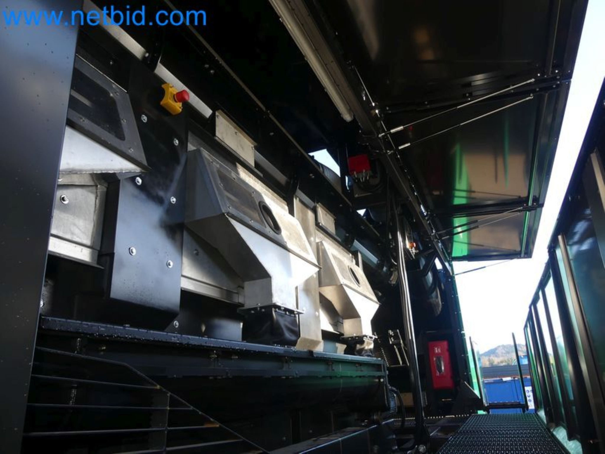 Kompakter Teleskoplader MERLO TF35.7-115 und Kompostier-/Trennanlagensystem Compostdetective CD 3012-51