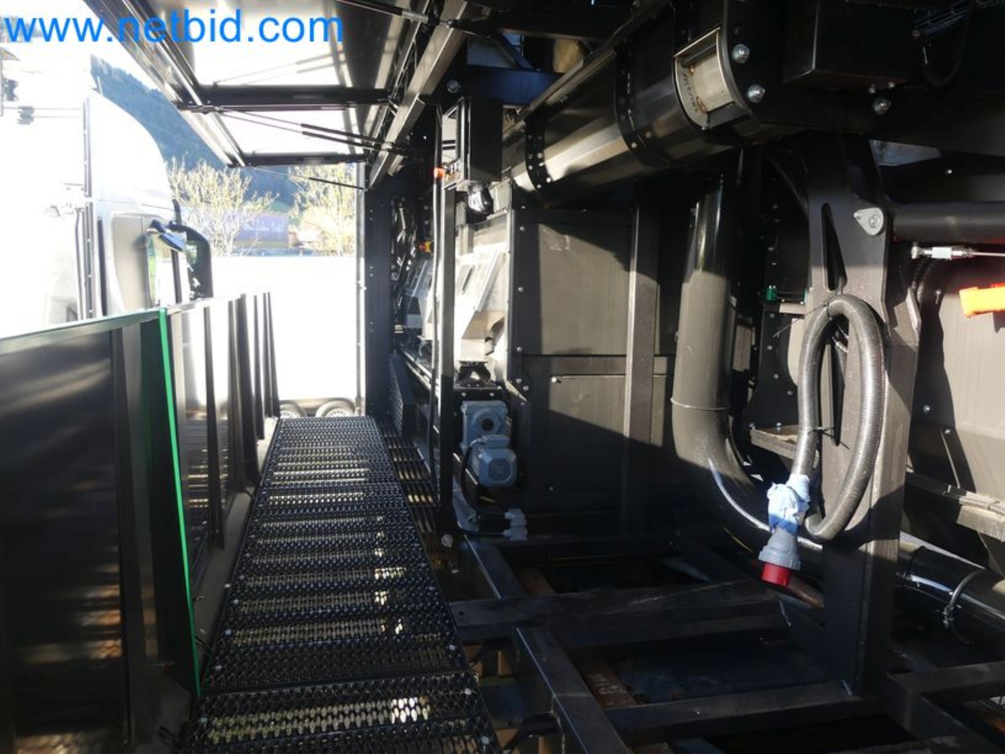 Kompakter Teleskoplader MERLO TF35.7-115 und Kompostier-/Trennanlagensystem Compostdetective CD 3012-54