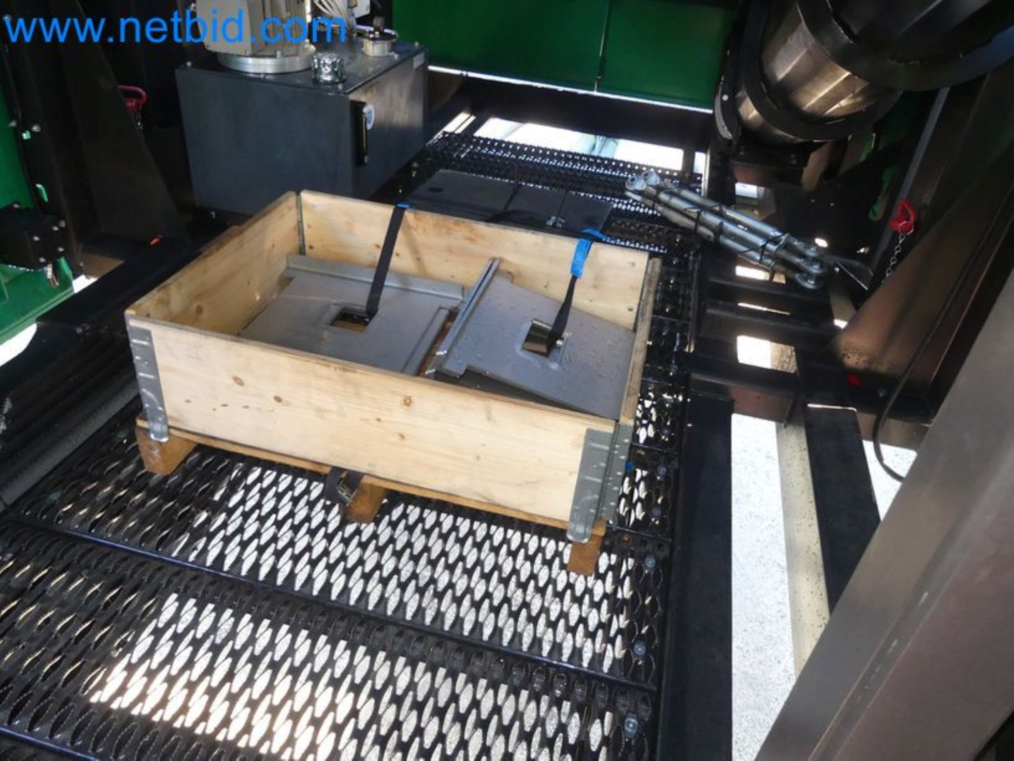 Kompakter Teleskoplader MERLO TF35.7-115 und Kompostier-/Trennanlagensystem Compostdetective CD 3012-65