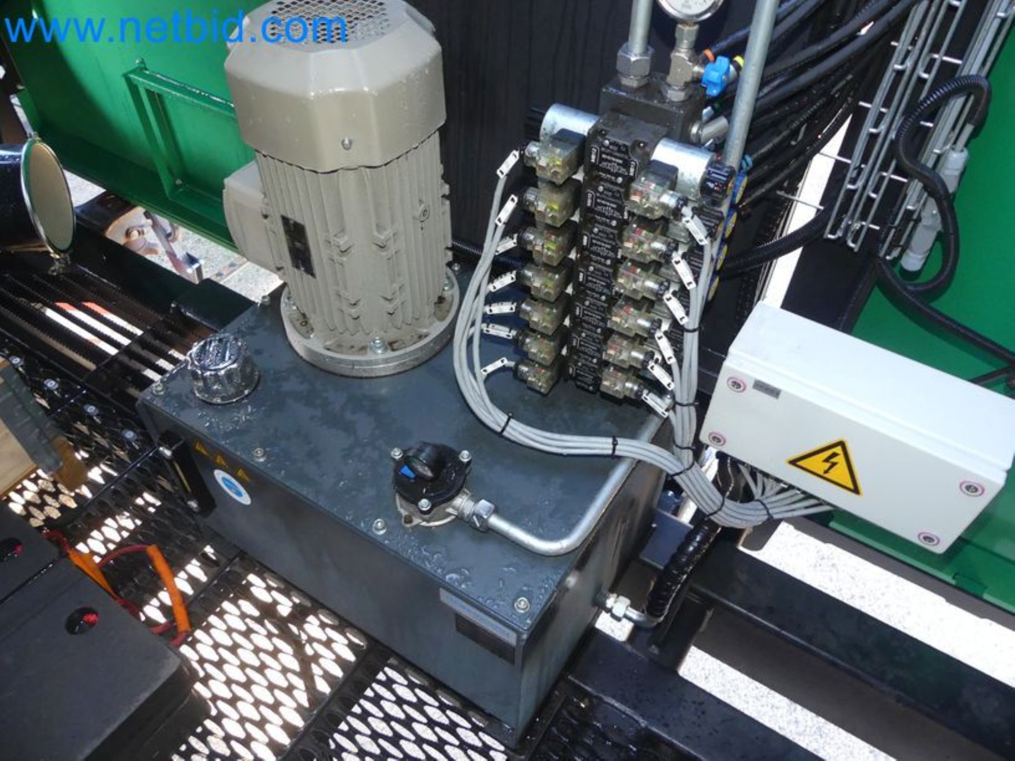 Kompakter Teleskoplader MERLO TF35.7-115 und Kompostier-/Trennanlagensystem Compostdetective CD 3012-66