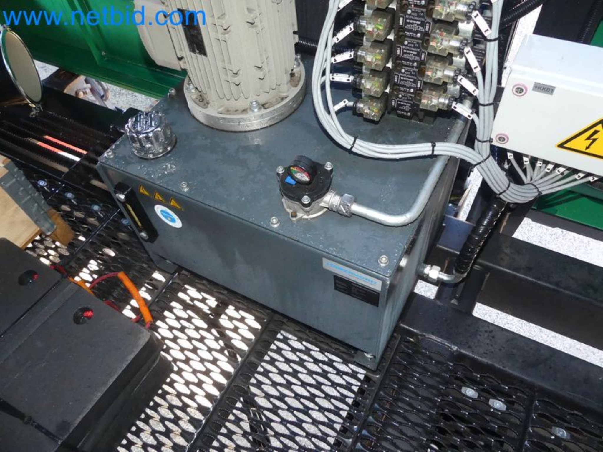 Kompakter Teleskoplader MERLO TF35.7-115 und Kompostier-/Trennanlagensystem Compostdetective CD 3012-68