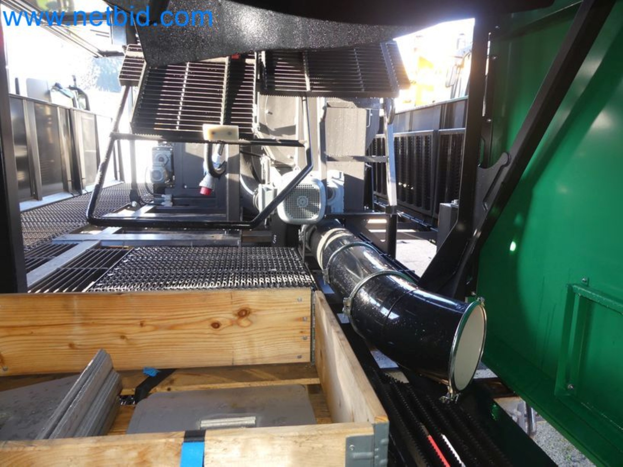 Kompakter Teleskoplader MERLO TF35.7-115 und Kompostier-/Trennanlagensystem Compostdetective CD 3012-77