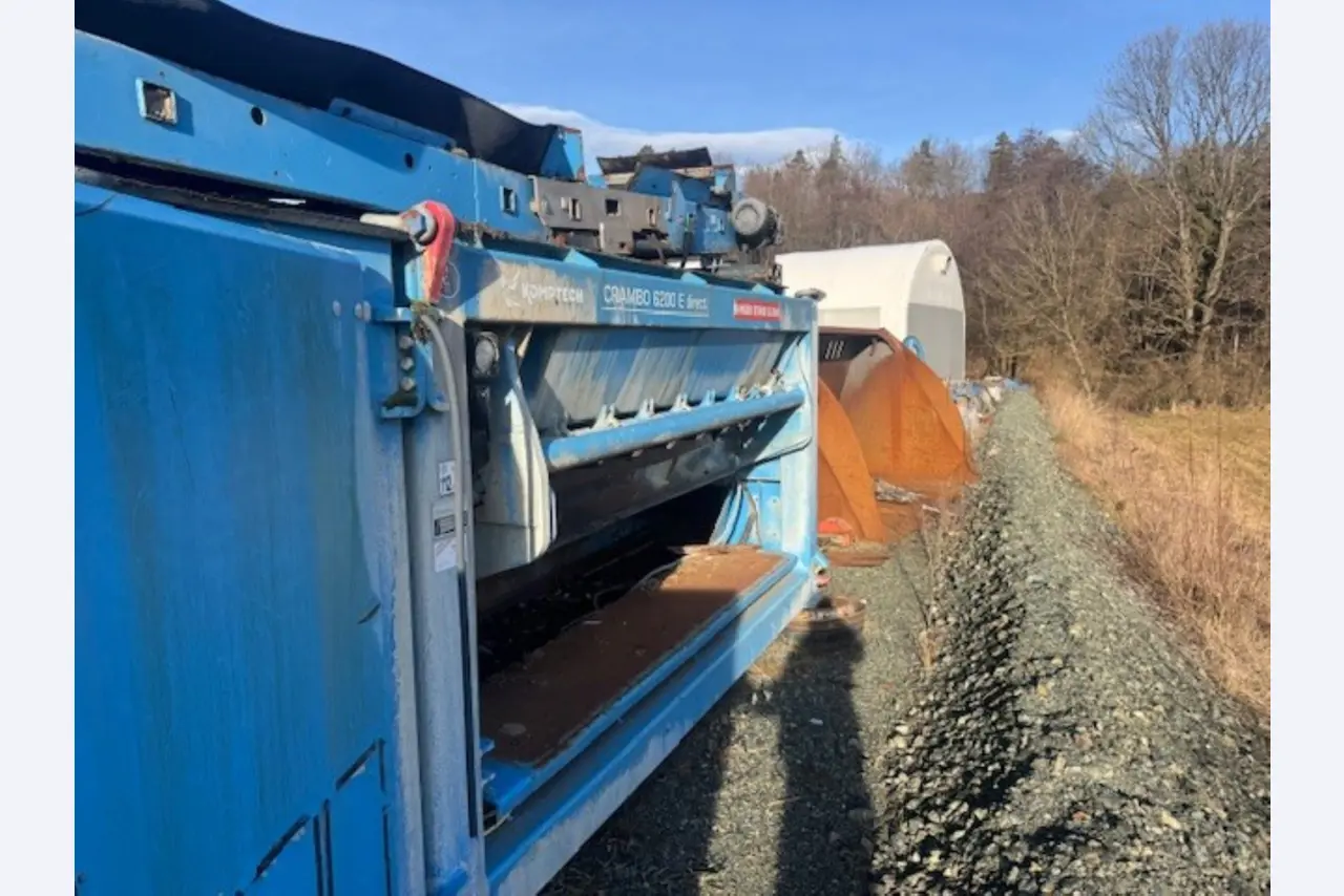 Trituradora de madera y residuos verdes KOMPTECH Crambo 6200 E direct-3