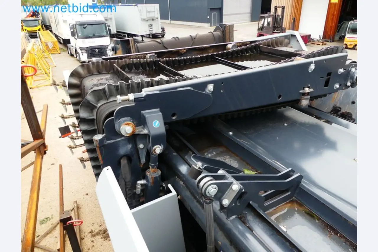 Fahrzeuge und Maschinen für die Bereiche Umwelttechnik, Recyclingwirtschaft, Holz, u.a.-73