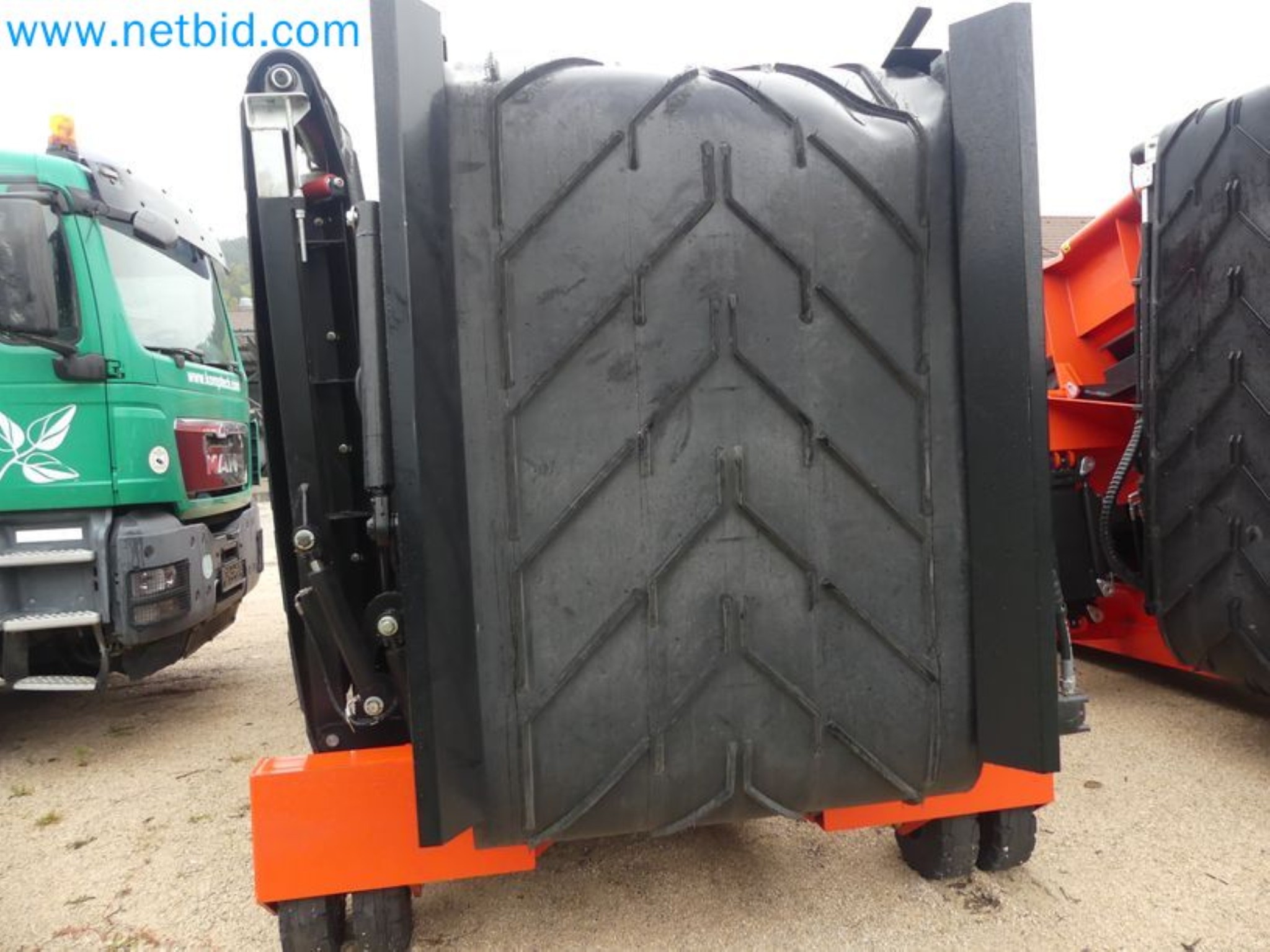 Chargeur télescopique compact MERLO TF35.7-115 et système de compostage/séparation Compostdetective CD 3012-26