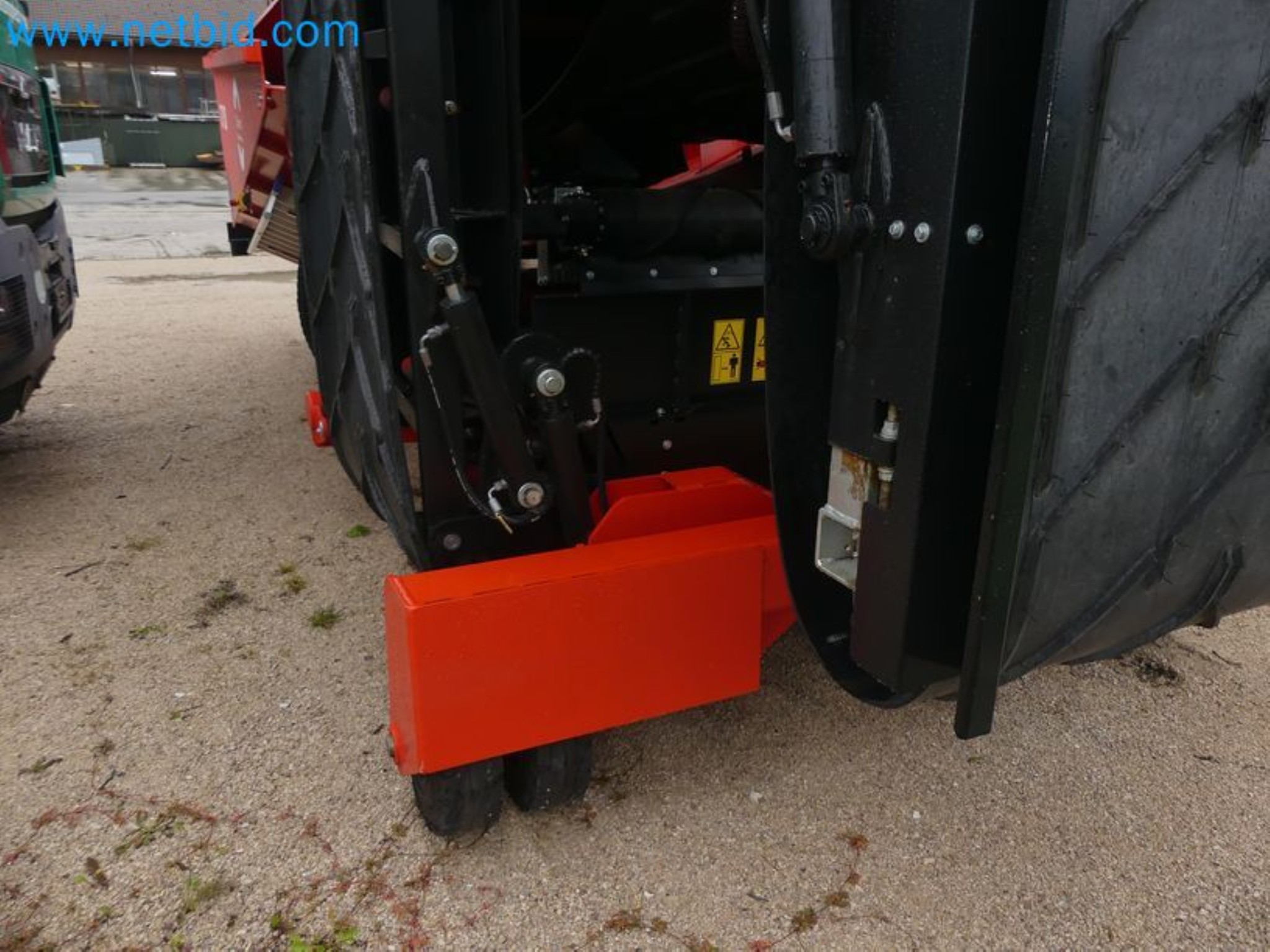 Chargeur télescopique compact MERLO TF35.7-115 et système de compostage/séparation Compostdetective CD 3012-27