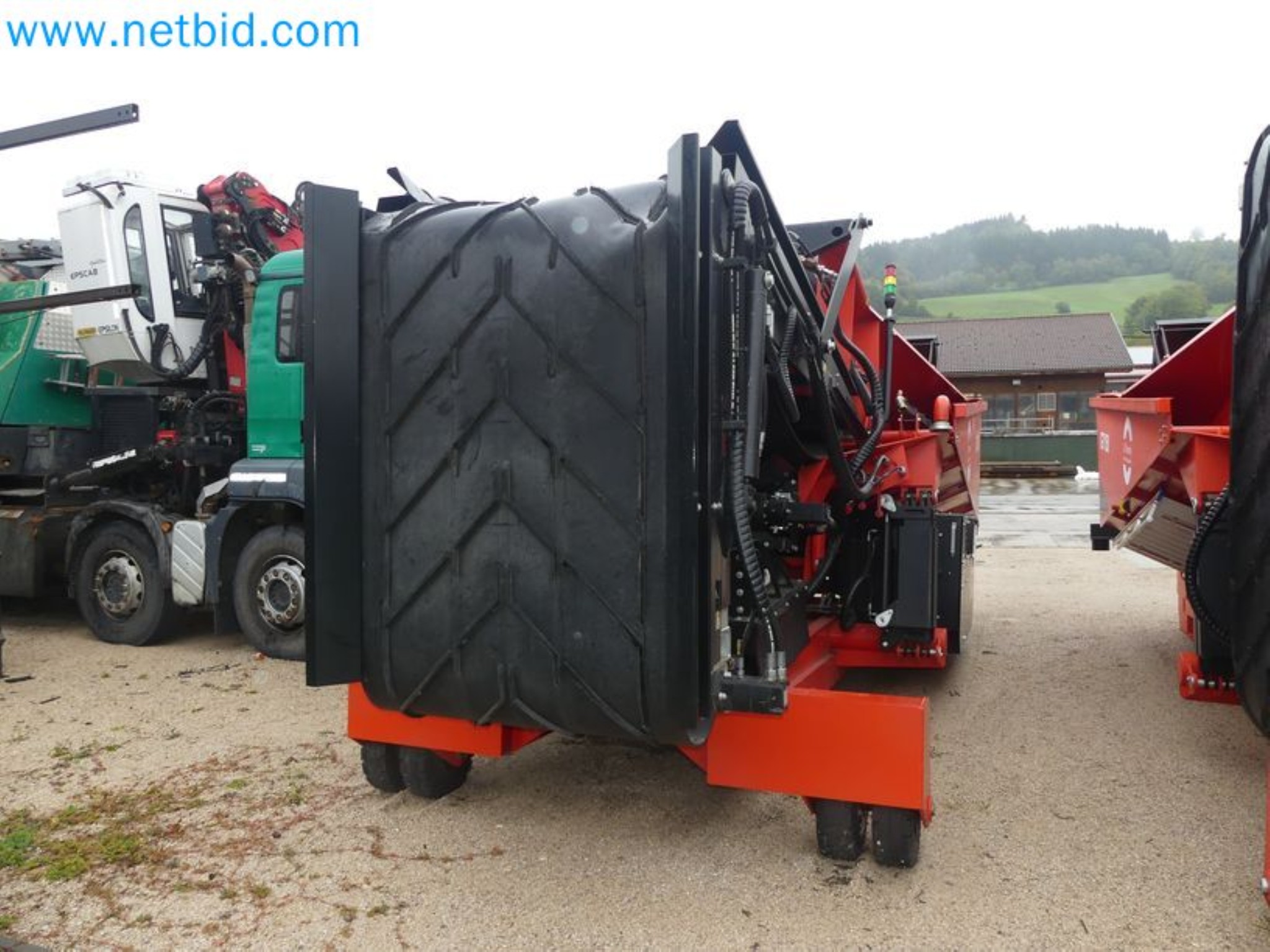 Chargeur télescopique compact MERLO TF35.7-115 et système de compostage/séparation Compostdetective CD 3012-2