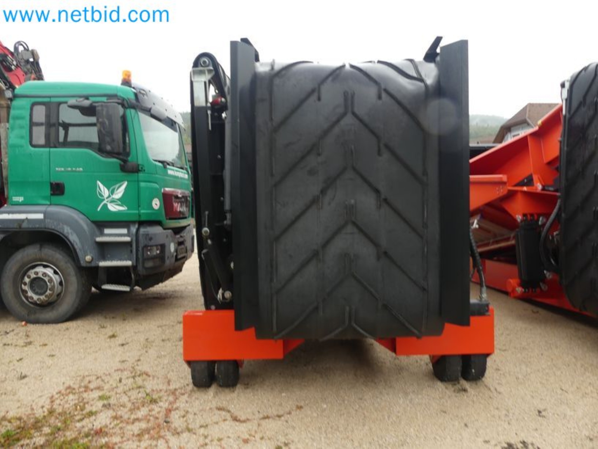 Chargeur télescopique compact MERLO TF35.7-115 et système de compostage/séparation Compostdetective CD 3012-4