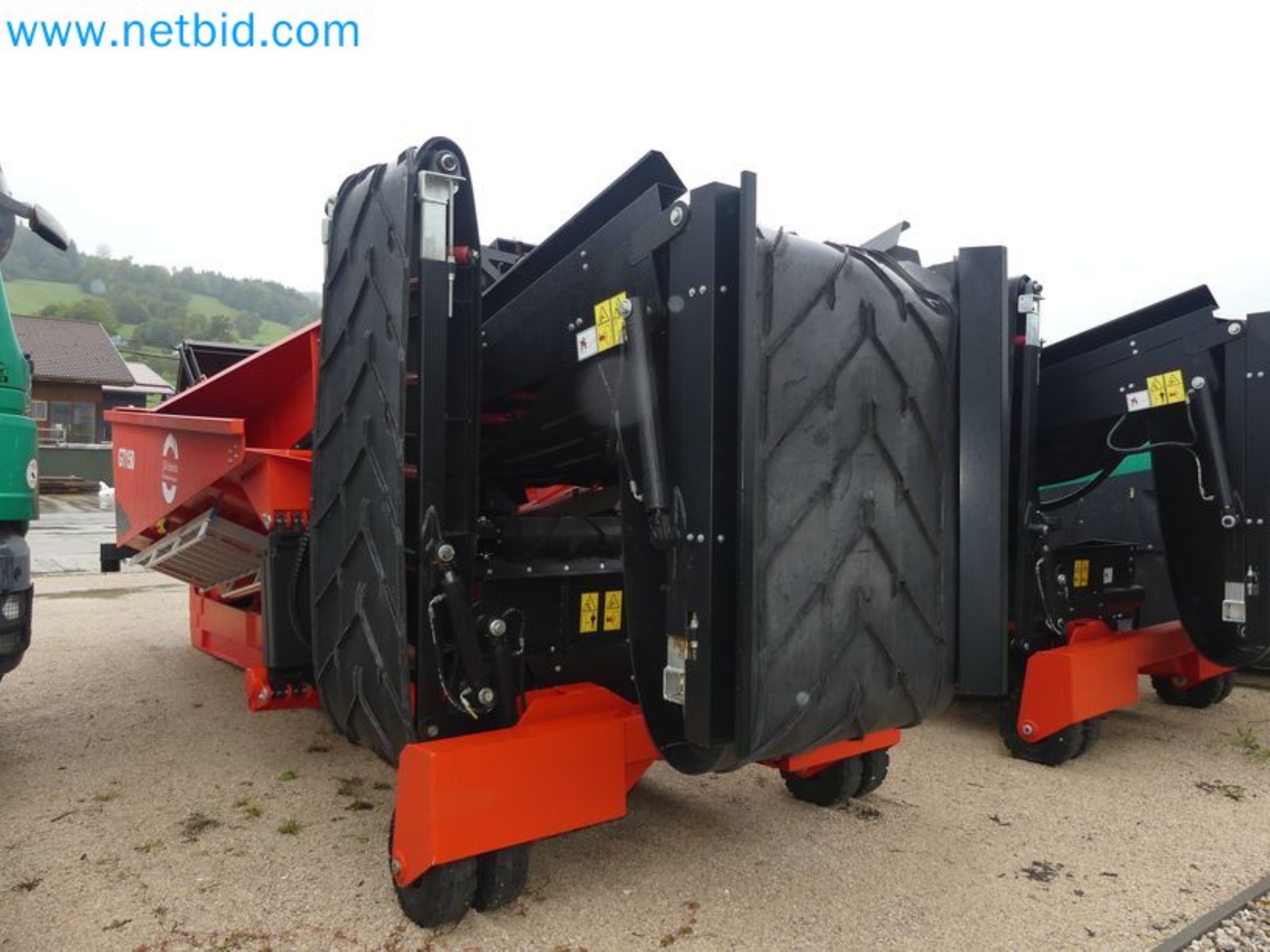 Chargeur télescopique compact MERLO TF35.7-115 et système de compostage/séparation Compostdetective CD 3012-5