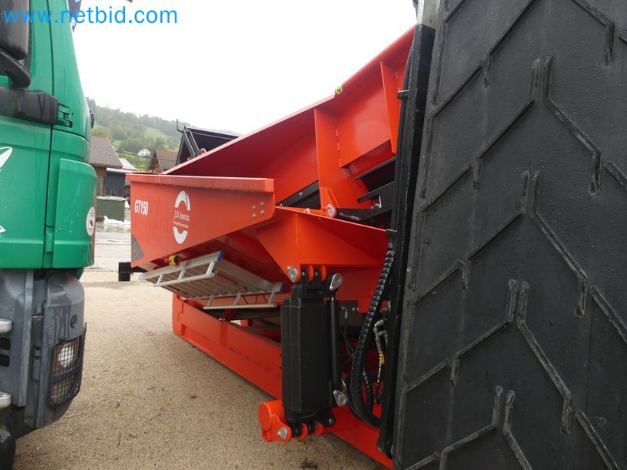 Chargeur télescopique compact MERLO TF35.7-115 et système de compostage/séparation Compostdetective CD 3012-8