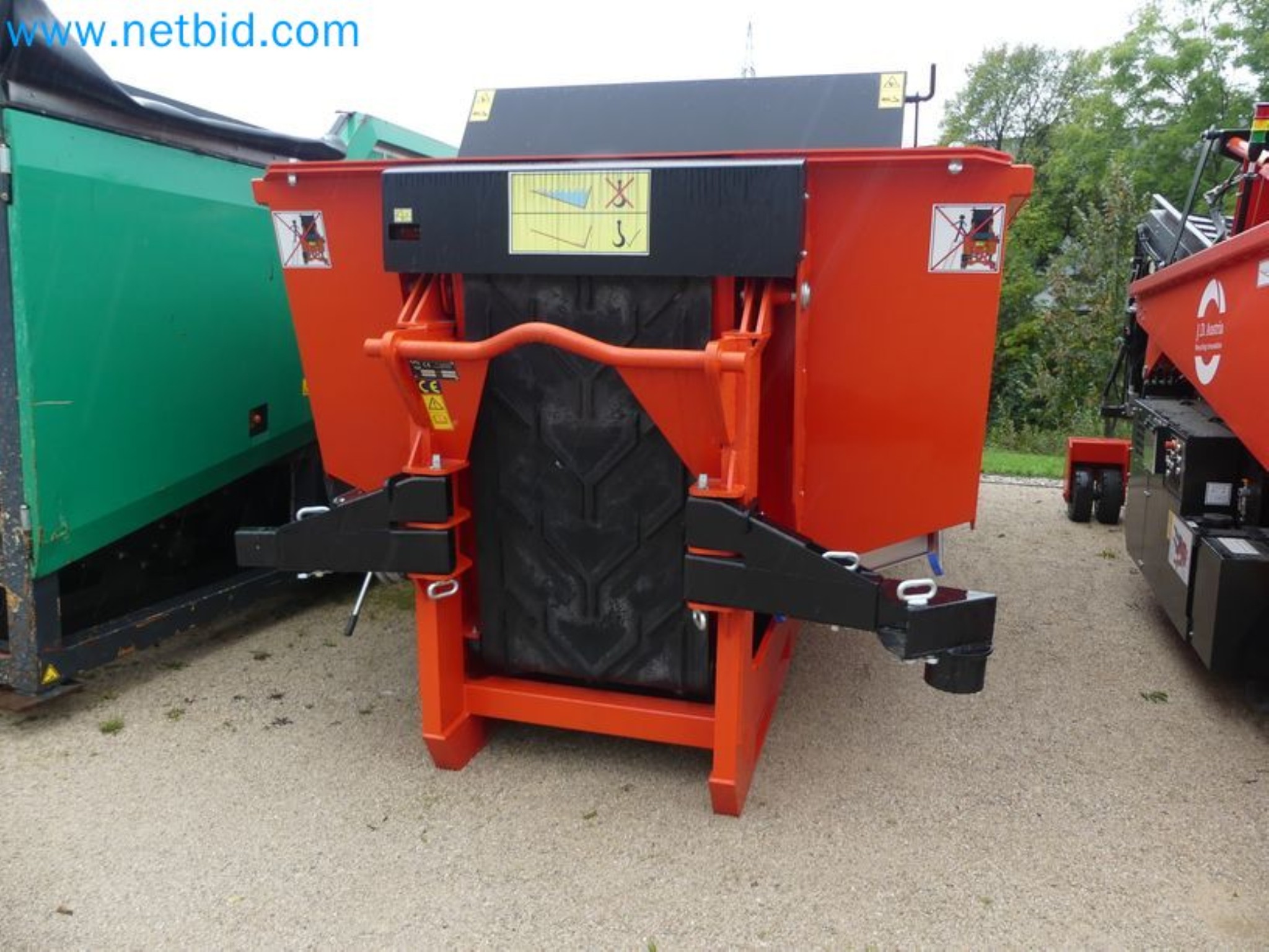 Manipulador telescópico compacto MERLO TF35.7-115 e sistema de compostagem/separação Compostdetective CD 3012-10