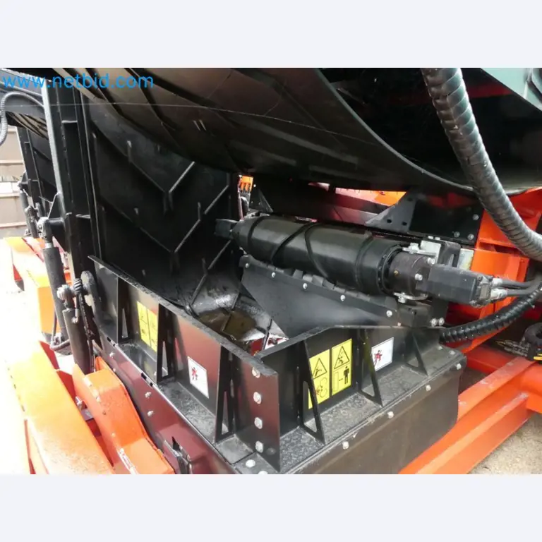 Fahrzeuge und Maschinen für die Bereiche Umwelttechnik, Recyclingwirtschaft, Holz, u.a.-24