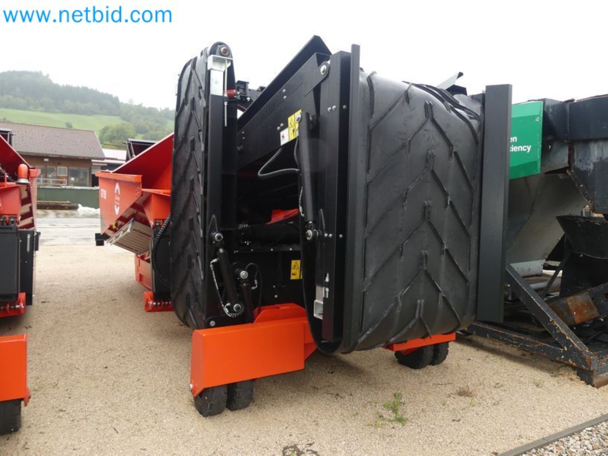 Manipulador telescópico compacto MERLO TF35.7-115 e sistema de compostagem/separação Compostdetective CD 3012-4