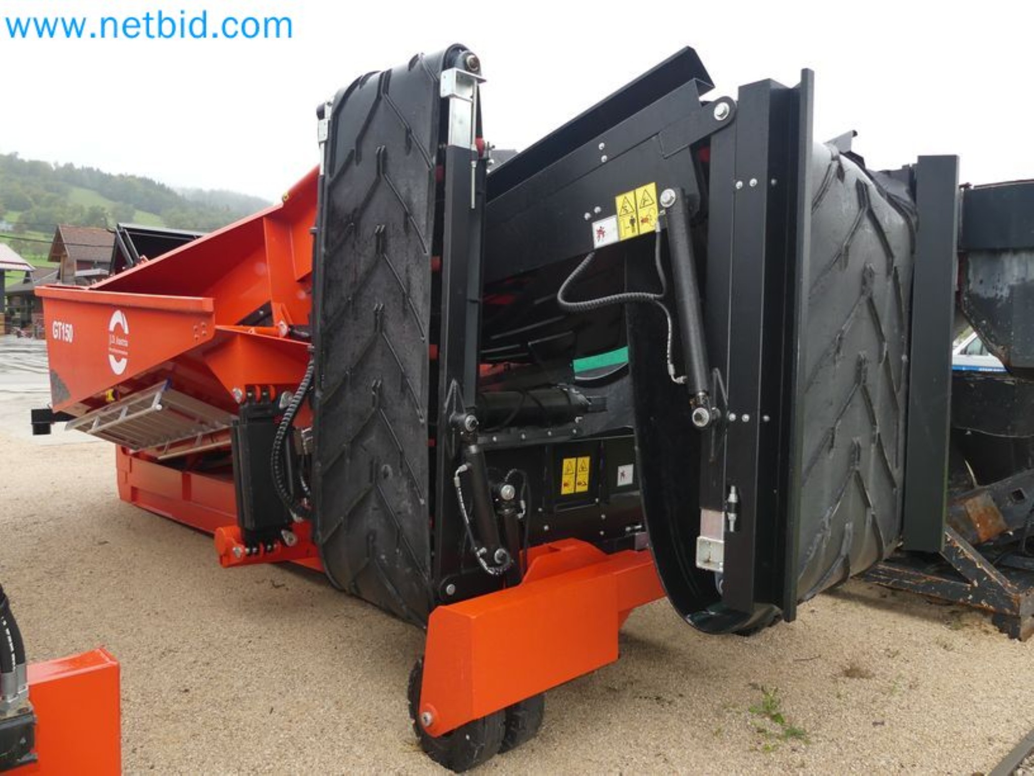 Manipulador telescópico compacto MERLO TF35.7-115 e sistema de compostagem/separação Compostdetective CD 3012-6