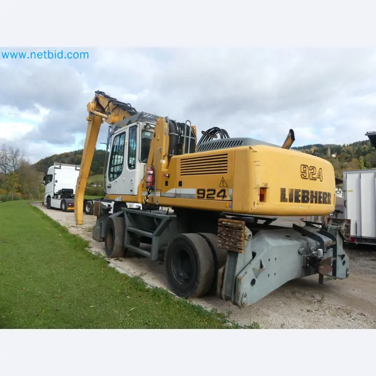 Fahrzeuge und Maschinen für die Bereiche Umwelttechnik, Recyclingwirtschaft, Holz, u.a.-16