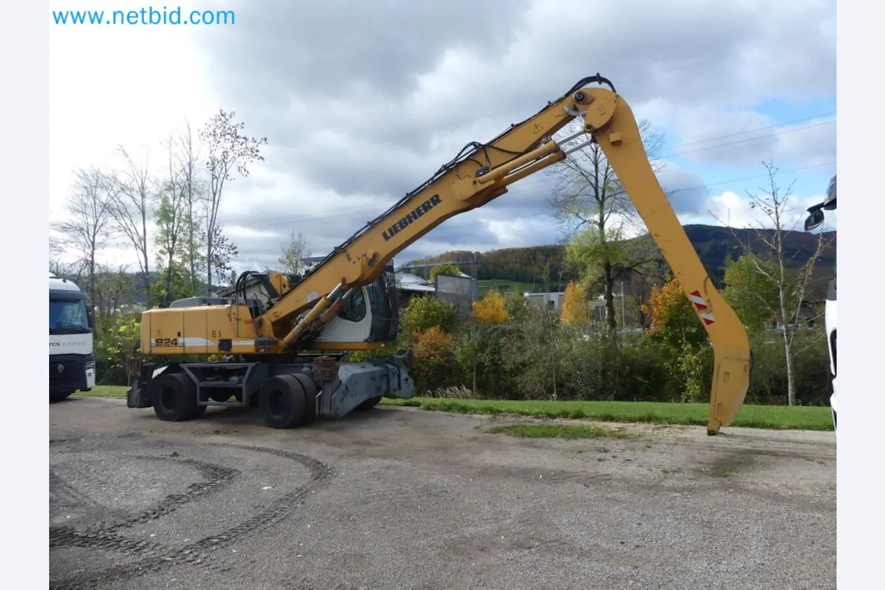 Fahrzeuge und Maschinen für die Bereiche Umwelttechnik, Recyclingwirtschaft, Holz, u.a.-1