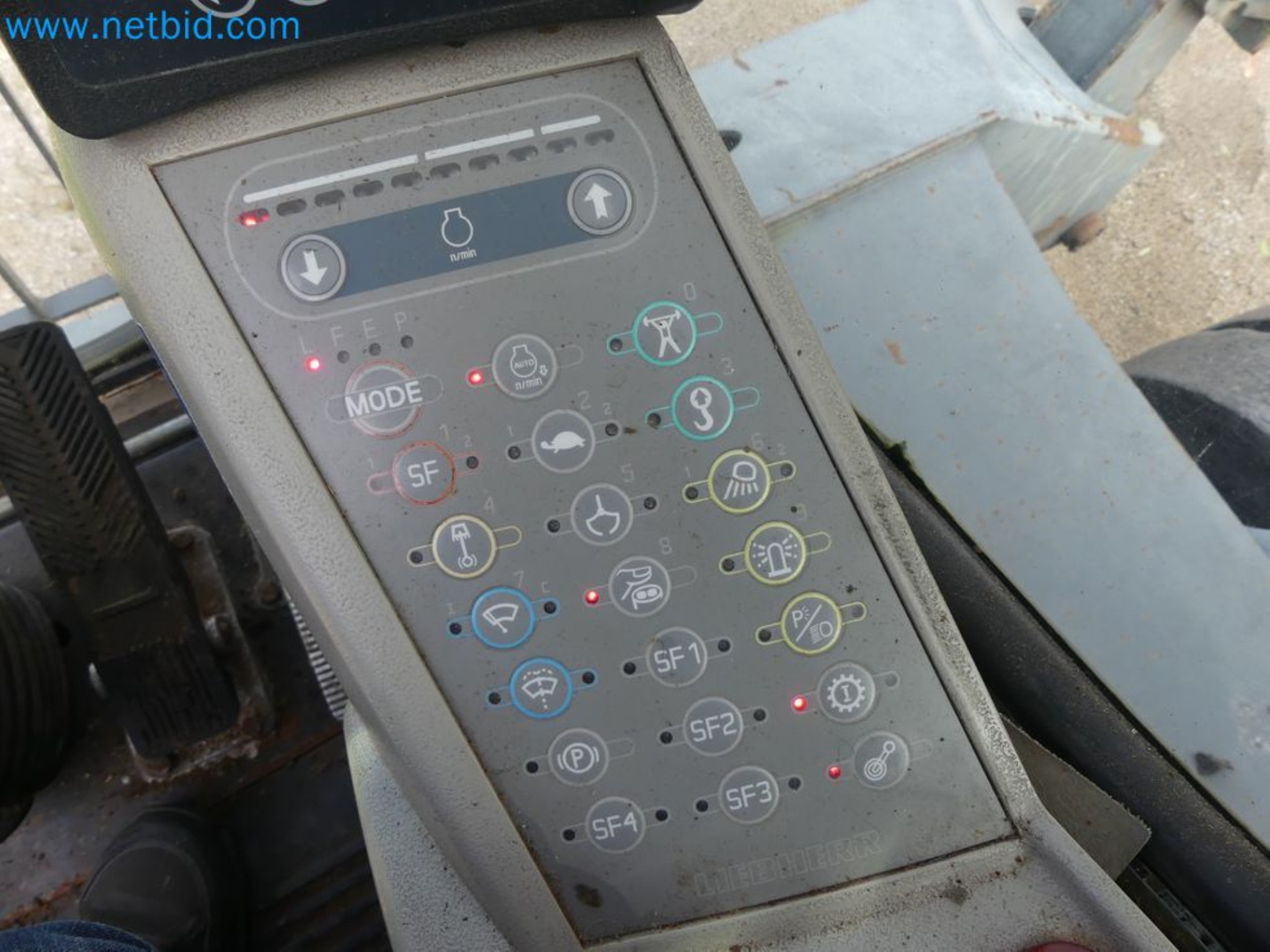 Kompakter Teleskoplader MERLO TF35.7-115 und Kompostier-/Trennanlagensystem Compostdetective CD 3012-42